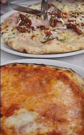 Pizze pronte per l'asporto e la consegna a domicilio a Salice Salentino